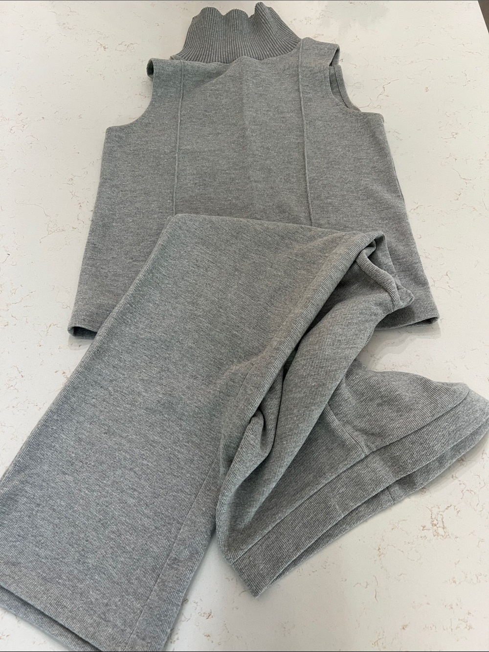 Sleeveless Turtleneck Knit Top and Wide-Leg Knit Pants - Heather Gray